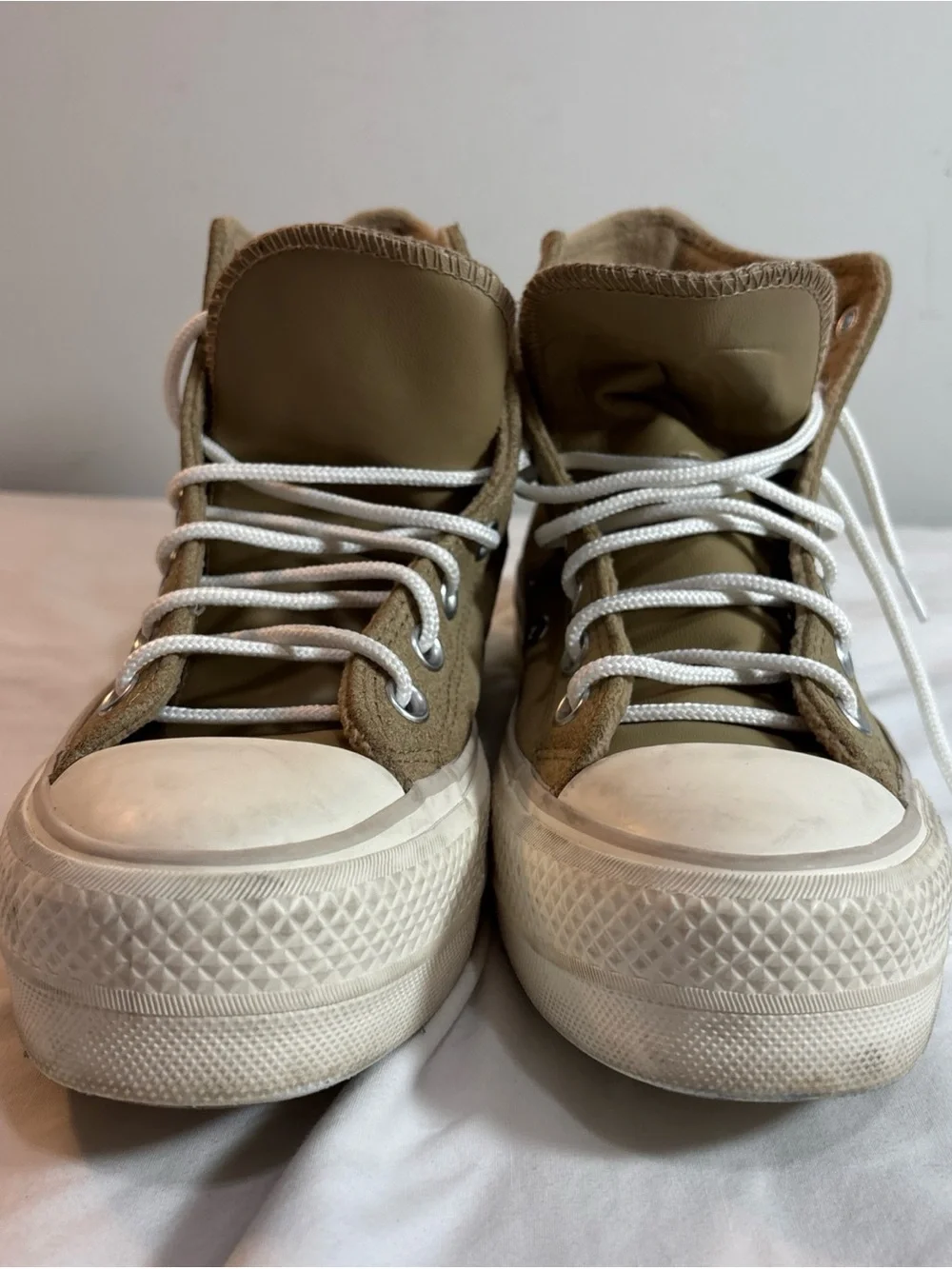 Converse women’s all Star  High-Top Sneakers in Tan and White